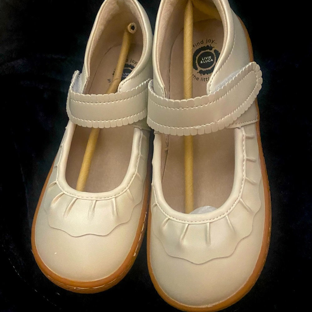 Livie & Luca Pearl Mary Janes Size 3 Podiatrist Recommended